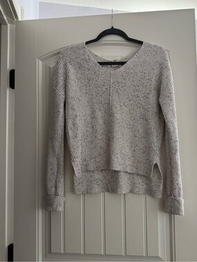 Jessica Simpson Cream Speckled V-Neck Knit Sweater